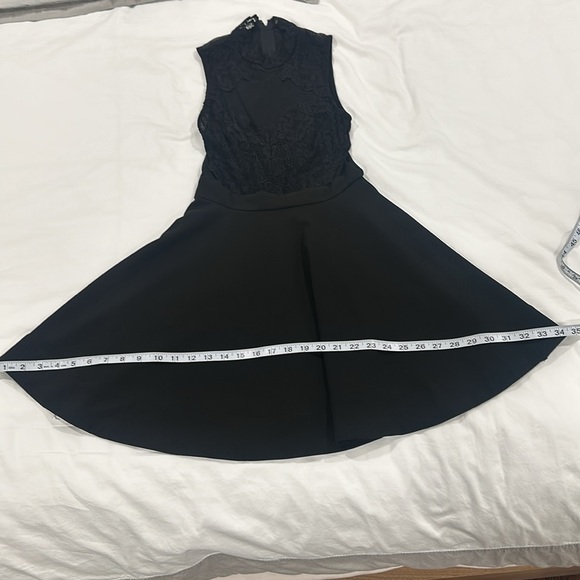 EUC Juniors Black Party Dress excellent for holidays - Picture 8 of 13